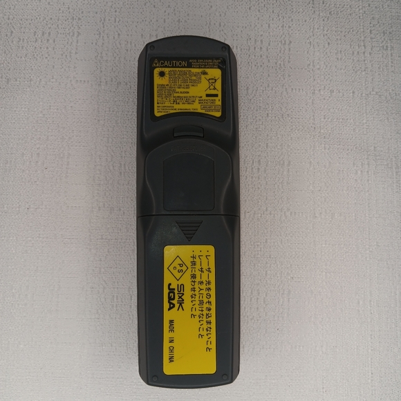 Sanyo Remote w/laser pointer - Picture 3 of 10